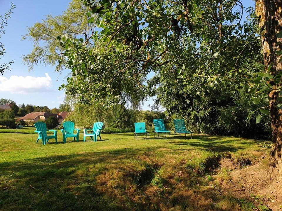 Ecrin De Nature En Bord De Riviere Cenans Buitenkant foto